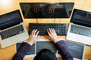 電腦辦公軟件與計(jì)算機(jī)軟件開發(fā) 現(xiàn)代工作場景的雙重支柱